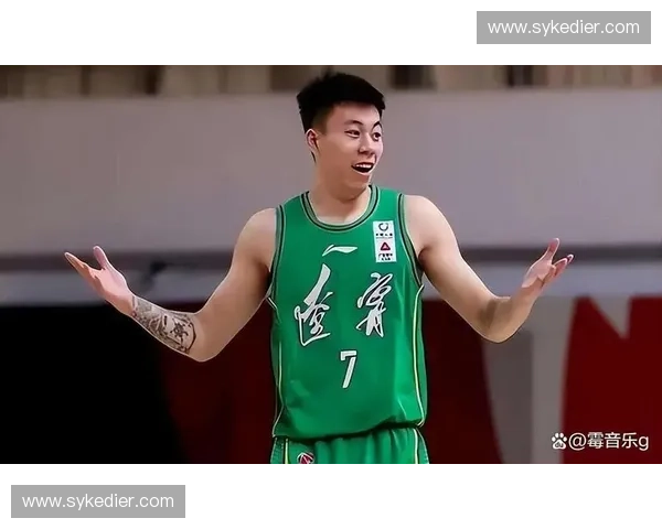 张镇麟成功融入上海久事防守体系，其锋线协防能力成球队连胜保障